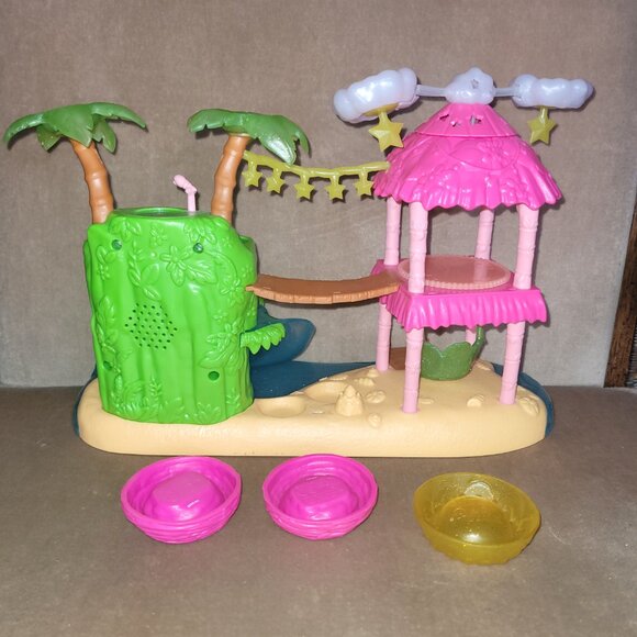 Hatchimals CollEGGtibles Tropical Island Party Playset - Picture 15 of 15